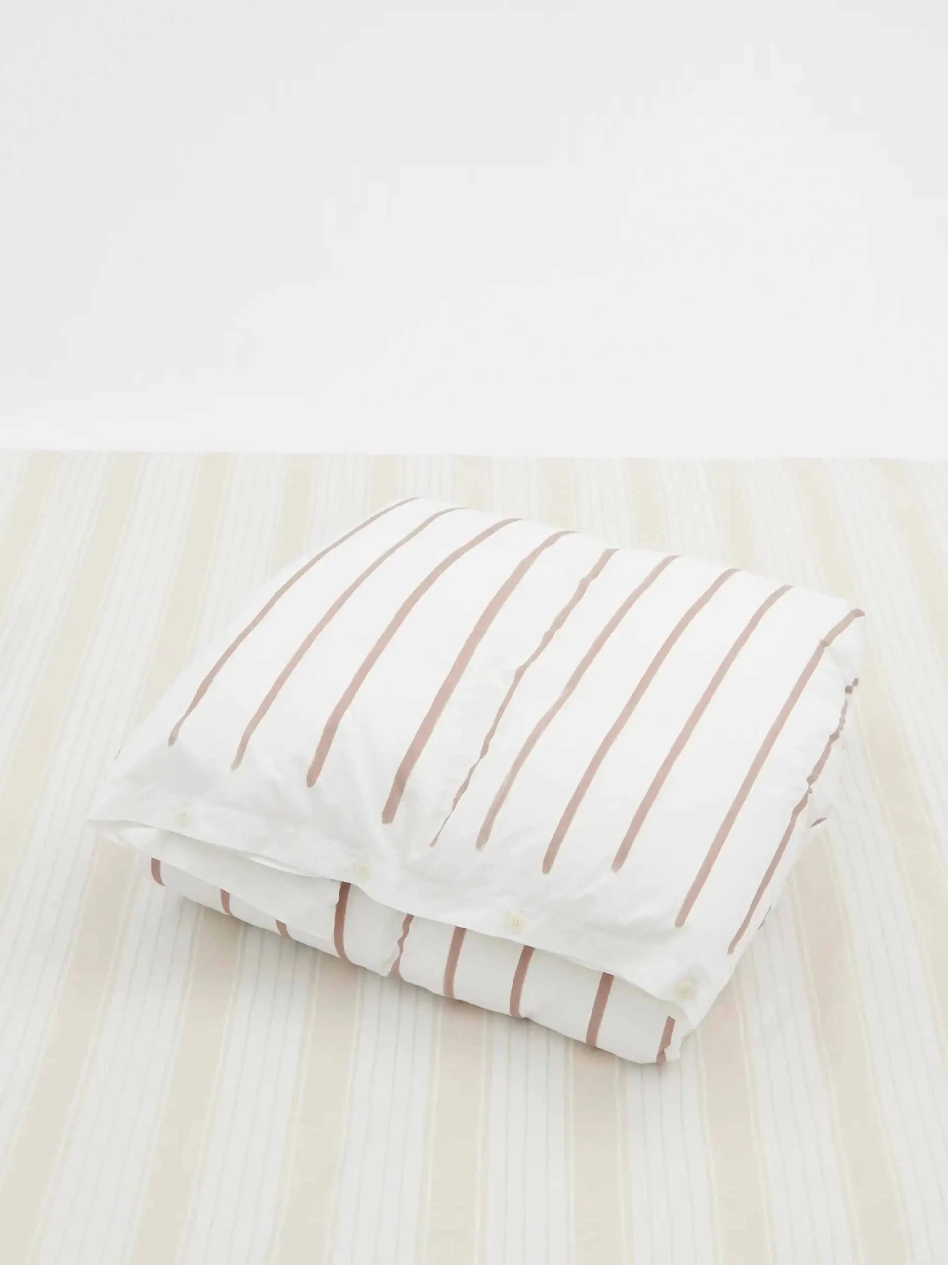 Almandine stripes duvet cover