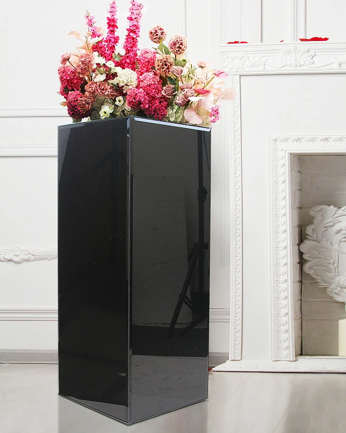 Black Glass Display Column / Pedestal