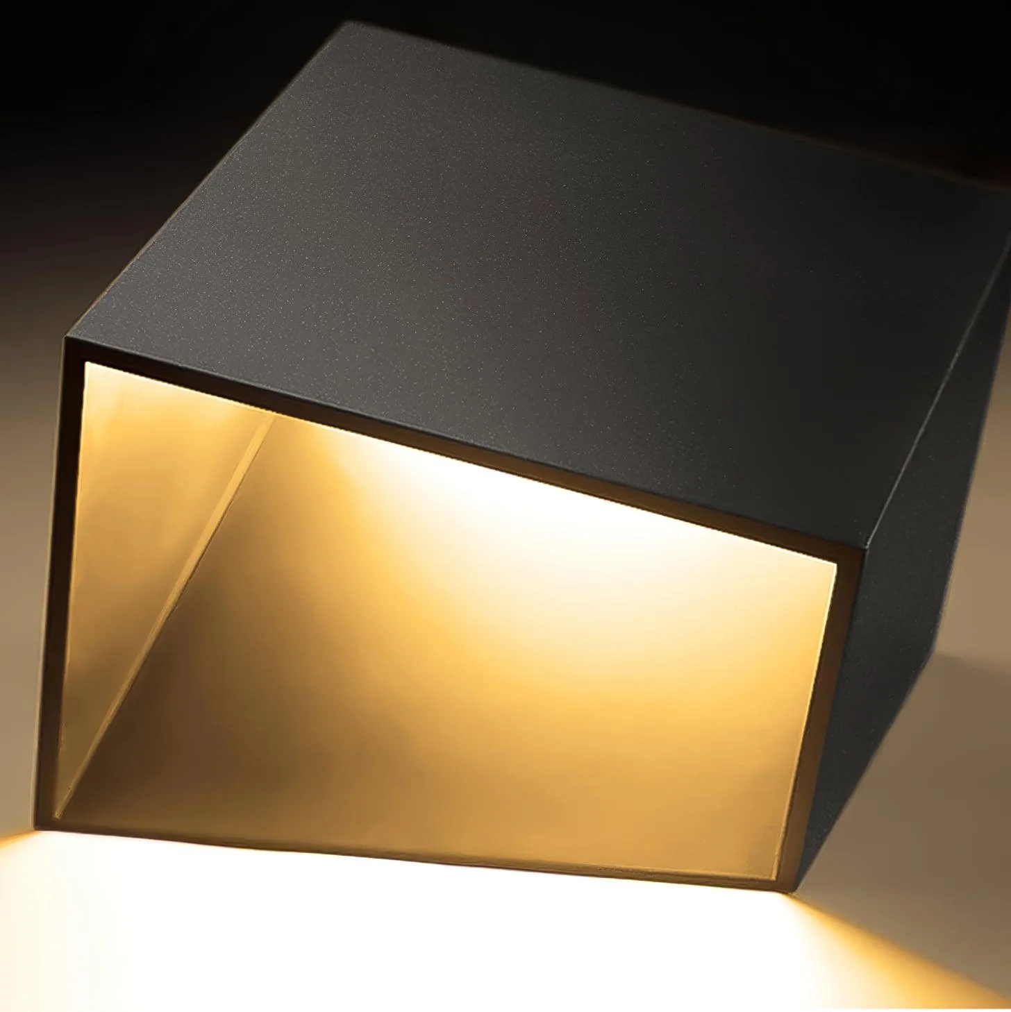 Cube Garden Outdoor Light