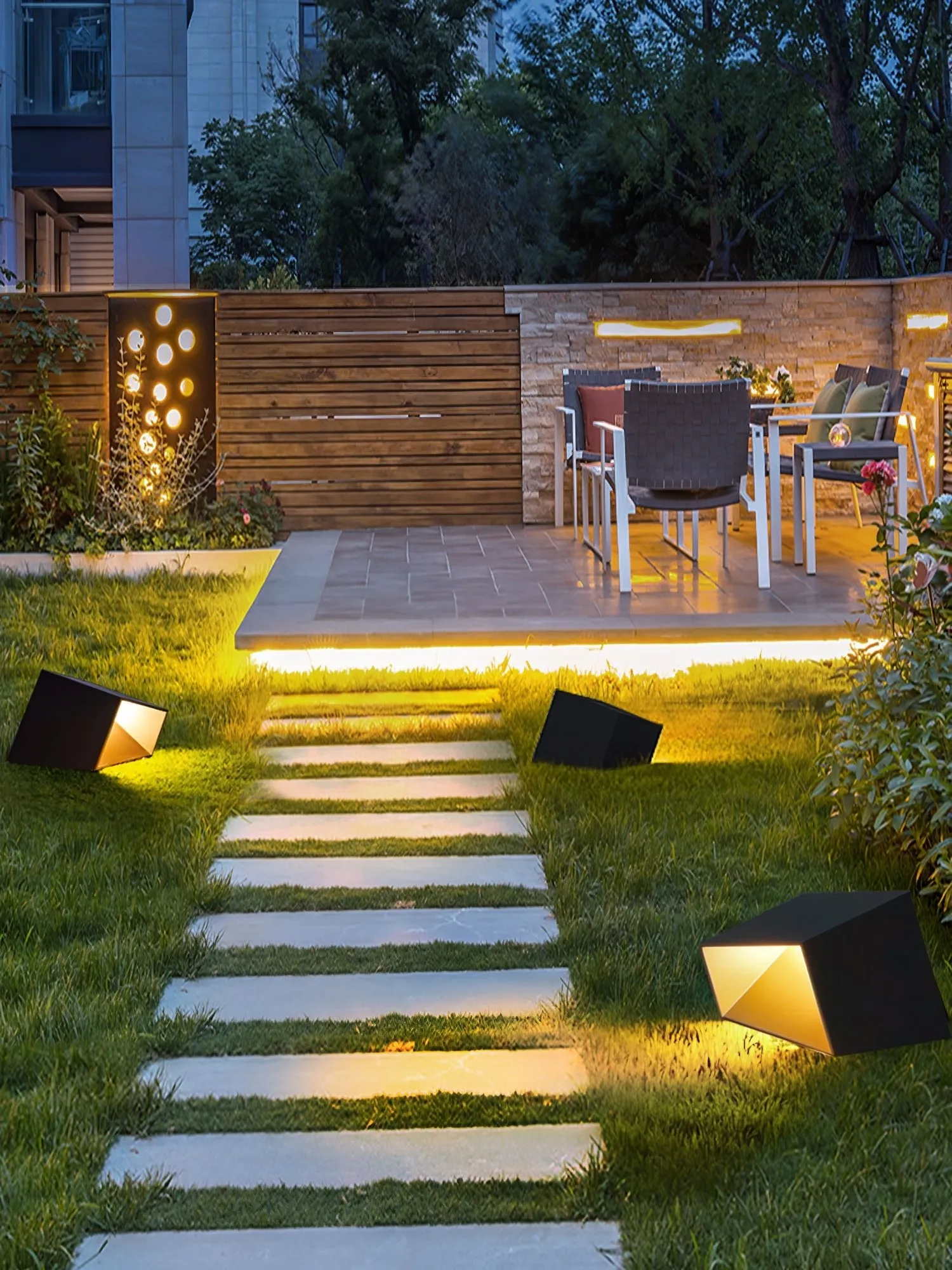 Cube Garden Outdoor Light