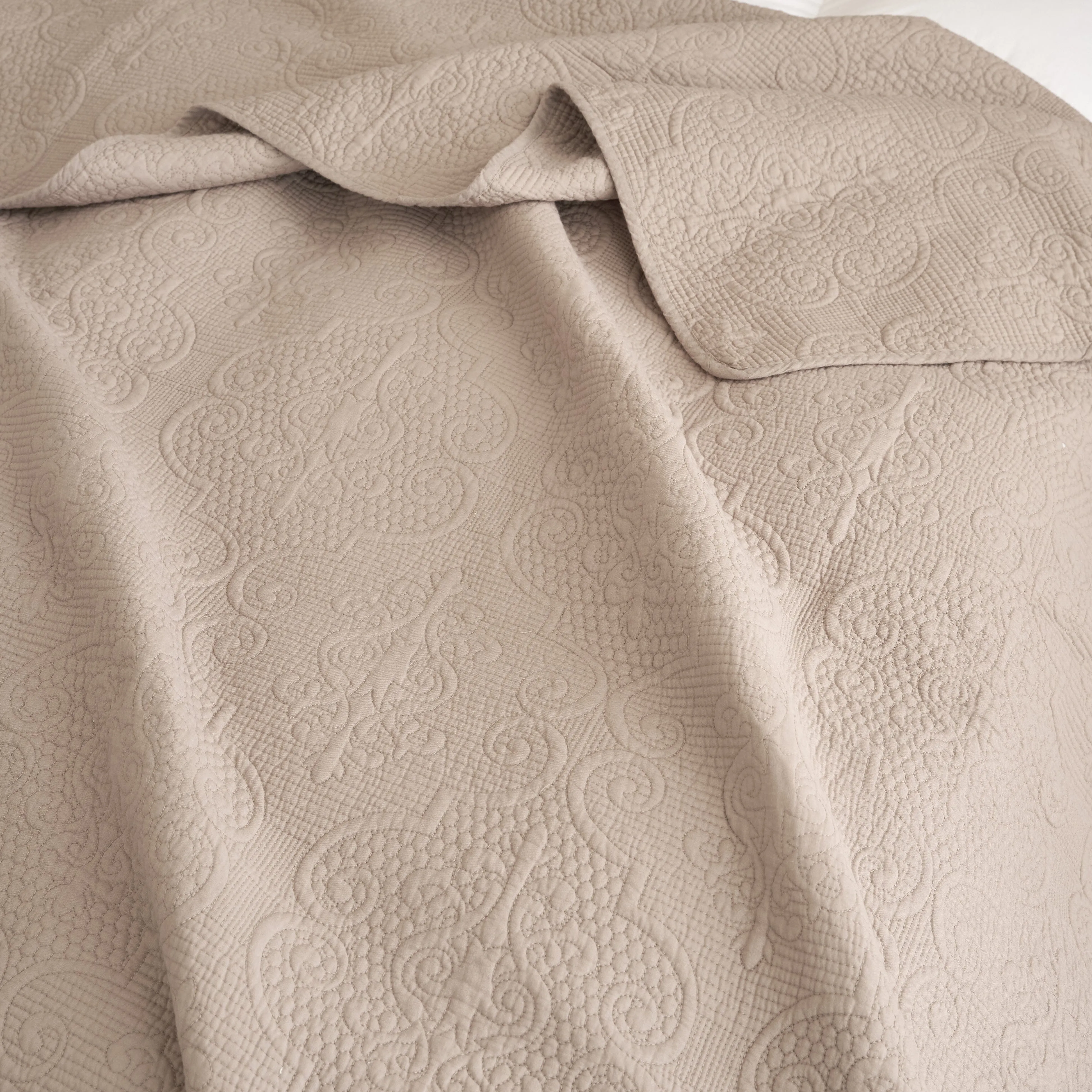 DaDa Bedding Neutral Taupe Beige Sandy Elegant Matelasse Cotton Quilted Bedspread Set (JHW-585)