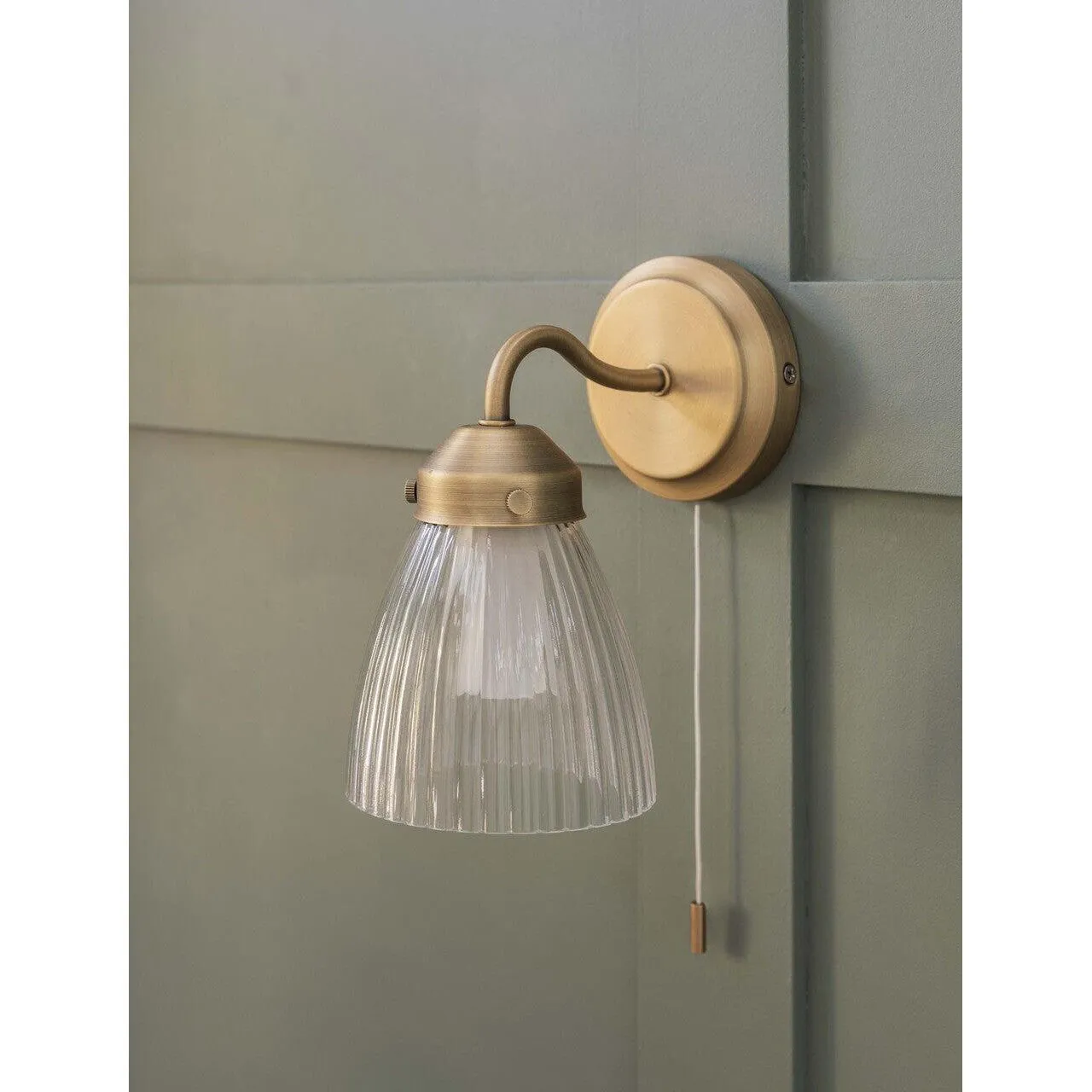 Fovant Bathroom Glass Wall Light | Brass