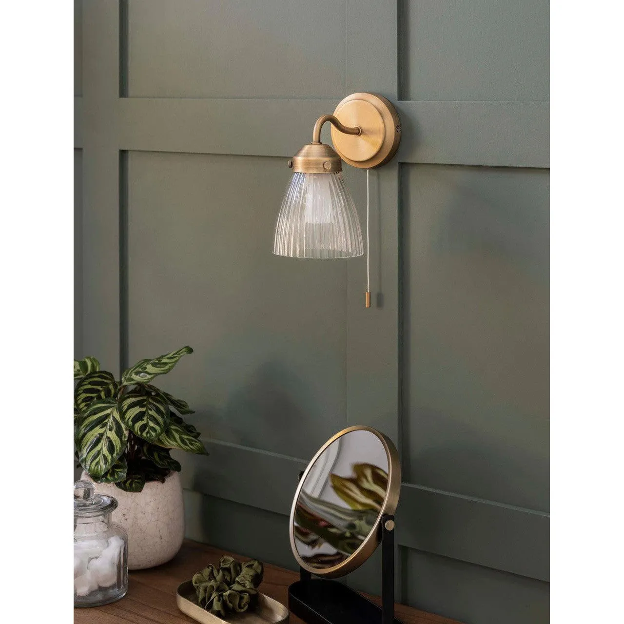 Fovant Bathroom Glass Wall Light | Brass