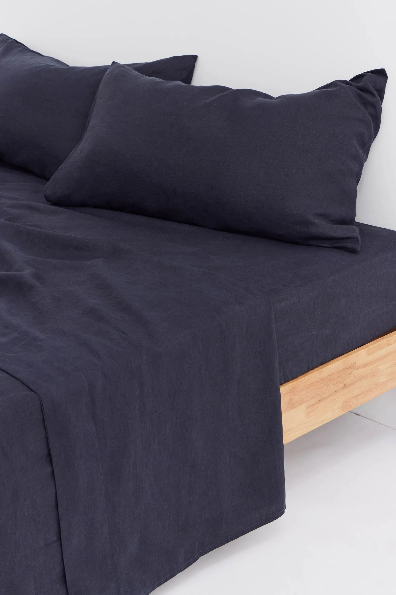 Linen Fitted Sheet Midnight