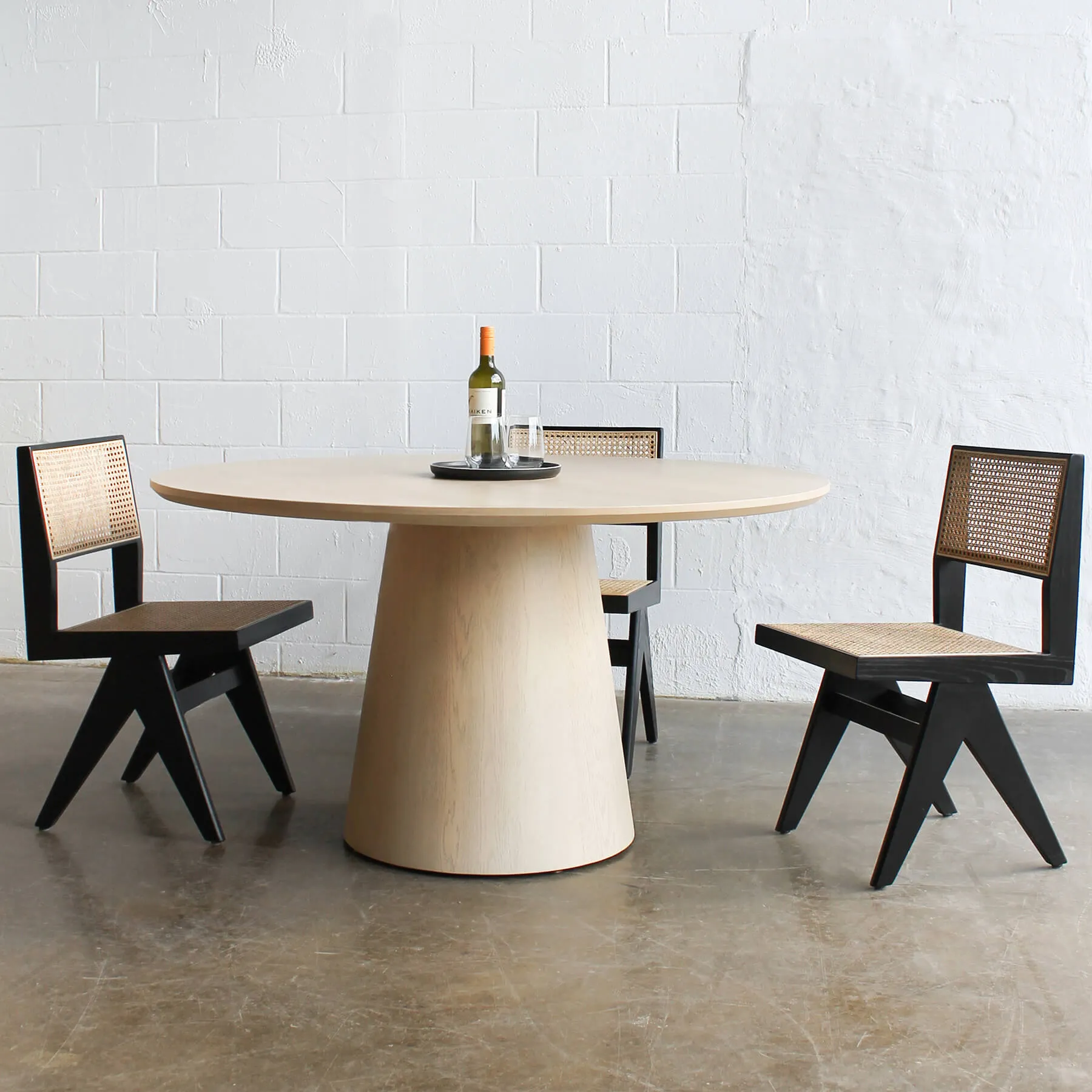 Oslo Round Oak Dining Table