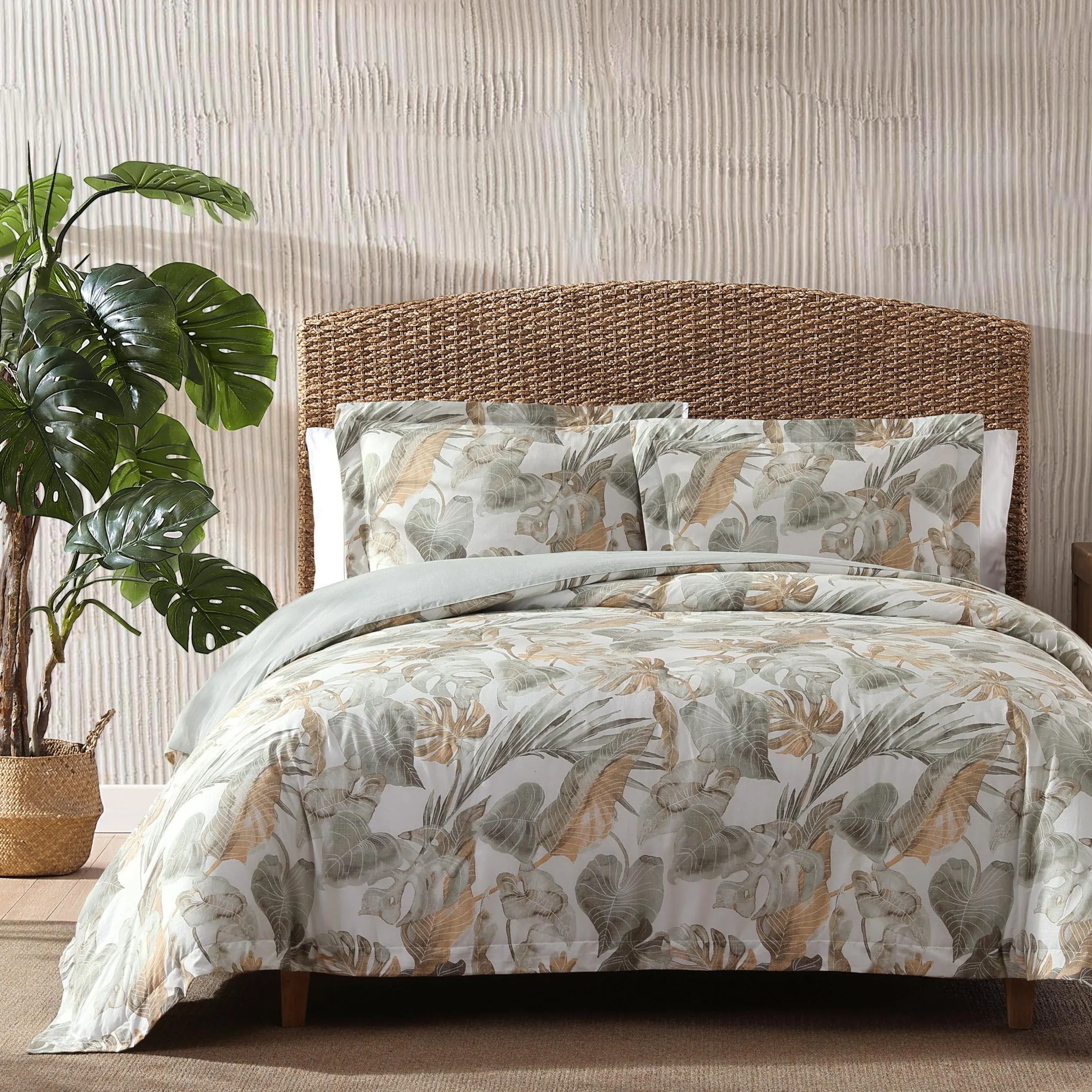 Raw Coast Green Quilt Cover Set by Tommy Bahama