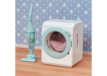 SYLVANIAN FAMILIES - LAUNDRY AND VACUUM CLEANER